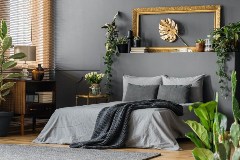 gold-and-grey-elegant-bedroom.jpg